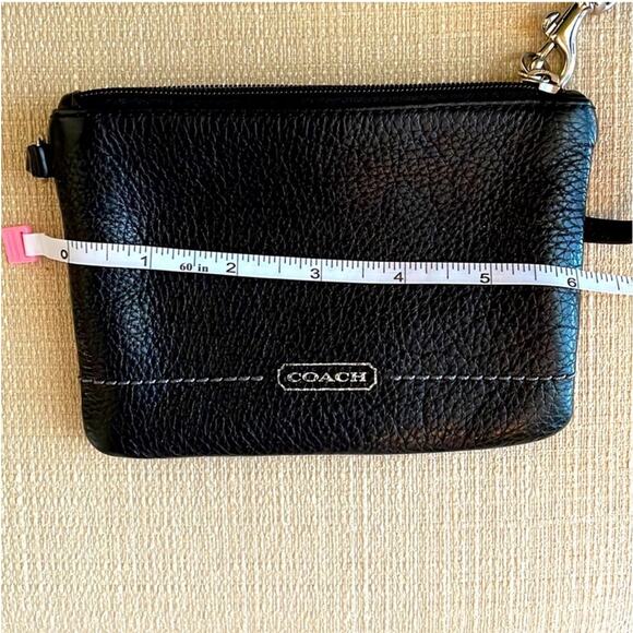 COACH Leather Wristlet. Black 🖤 - Picture 5 of 6